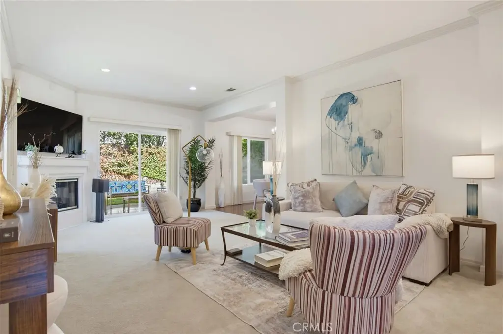 15735 Wyandotte, Lake Balboa, CA — listing photo 1