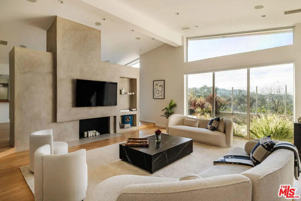 3423 Scadlock Lane, Sherman Oaks, CA — listing photo 1