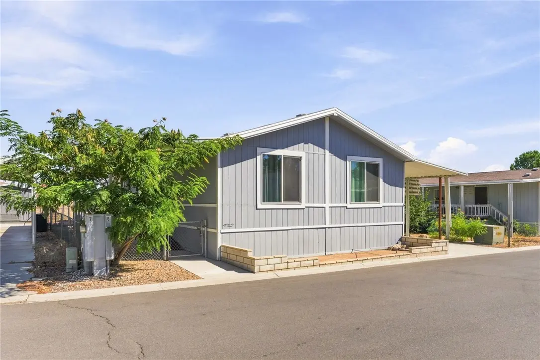 20843 Waalew C6, Apple Valley, CA — listing photo 1
