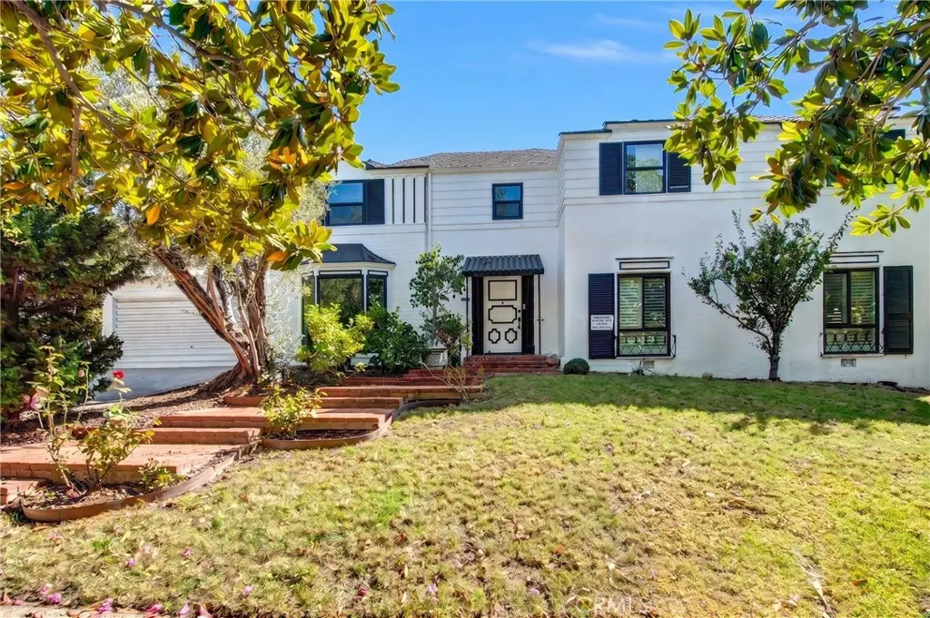 Residential Lease for rent at 414 Hilgard Avenue, Los Angeles, Los Angeles County, CA featuring 4 beds and 4 baths
