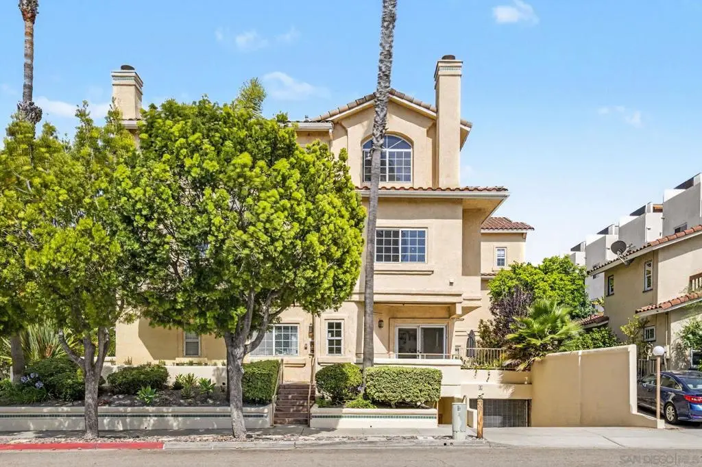Condominium for sale at 919 W Lewis St 1, San Diego, CA featuring 2 beds and 2 baths