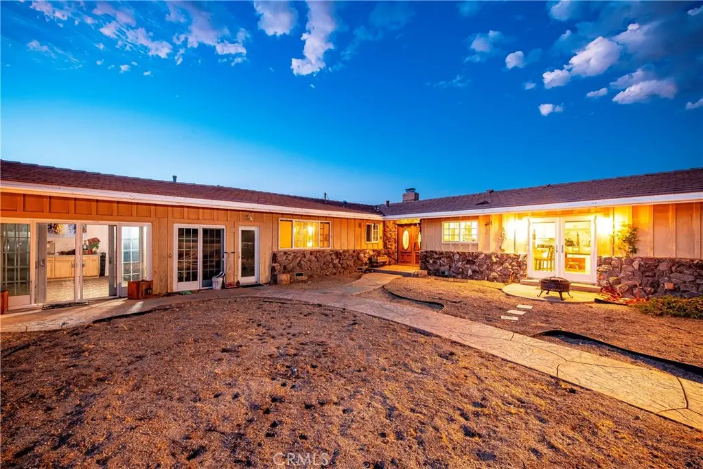 1032 W Avenue S14, Palmdale, CA — listing photo 1