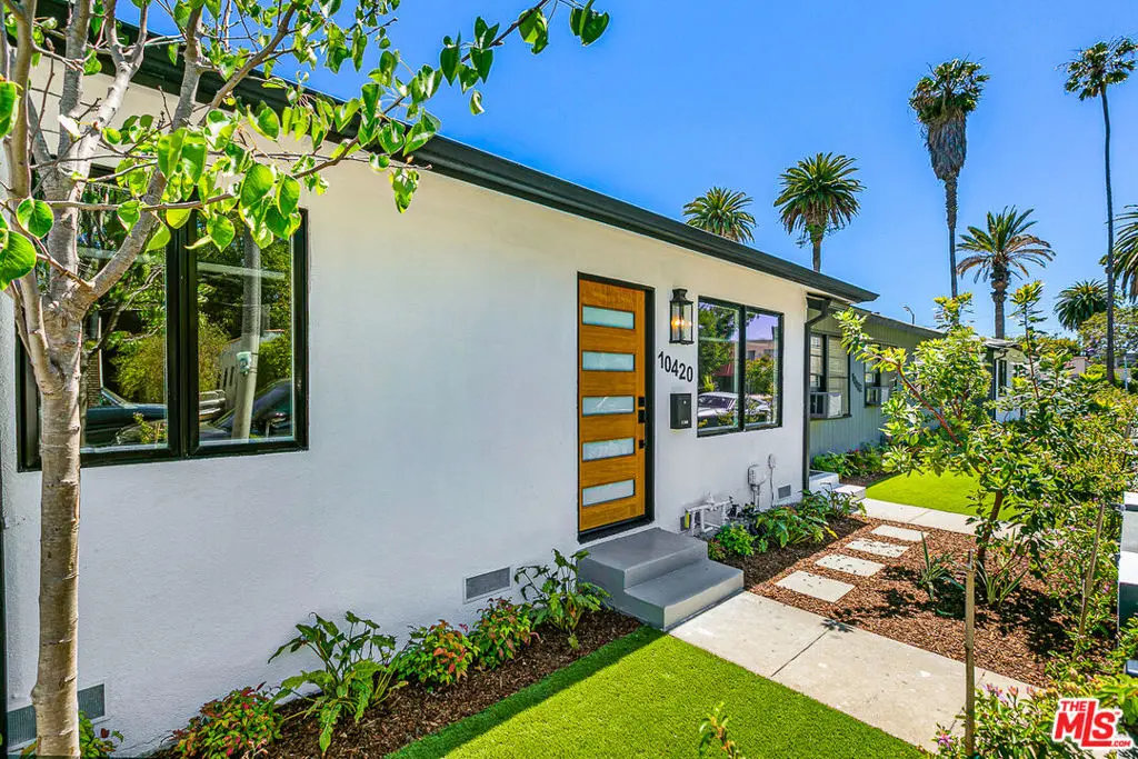 Residential Lease for rent at 10420 REGENT Street 10420, Los Angeles, Los Angeles County, CA featuring 2 beds and 2 baths