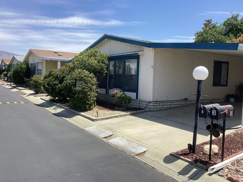 Manufactured In Park for sale at 24600 Mountain Ave 4, Hemet, CA featuring 2 beds and 2 baths
