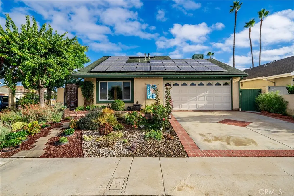 Single Family Residence for sale at 8381 Boothbay Circle, Huntington Beach, CA featuring 3 beds and 2 baths