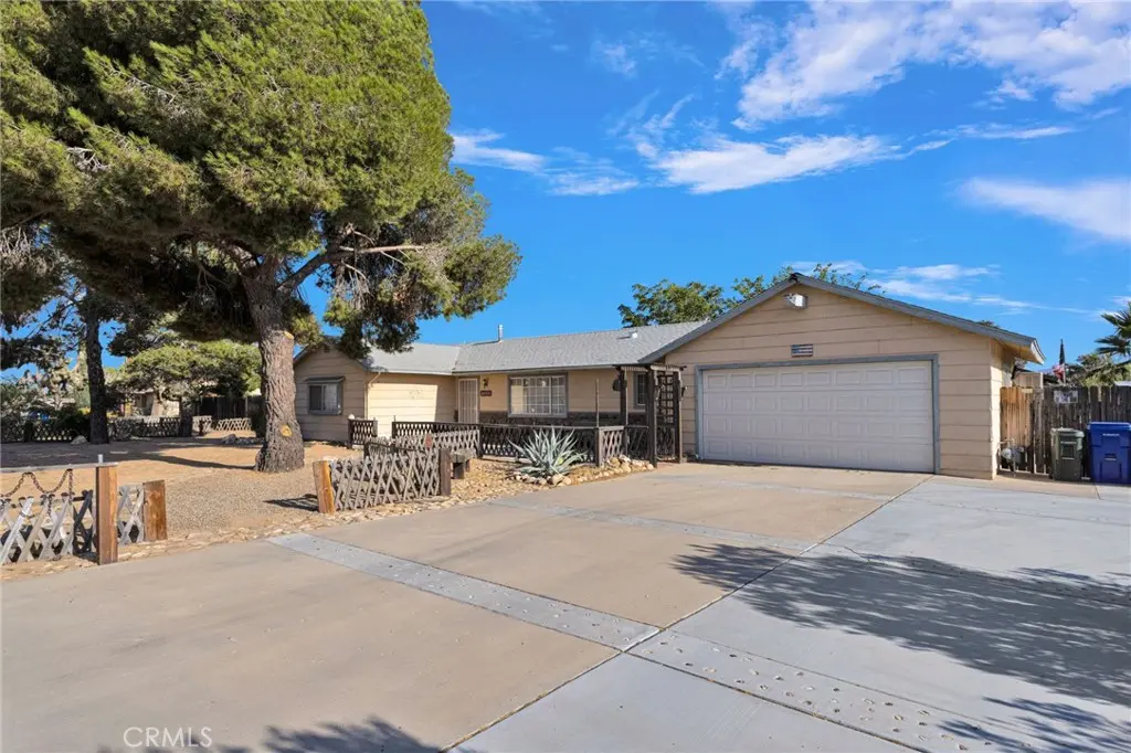 20555 Sitting Bull, Apple Valley, CA — listing photo 1