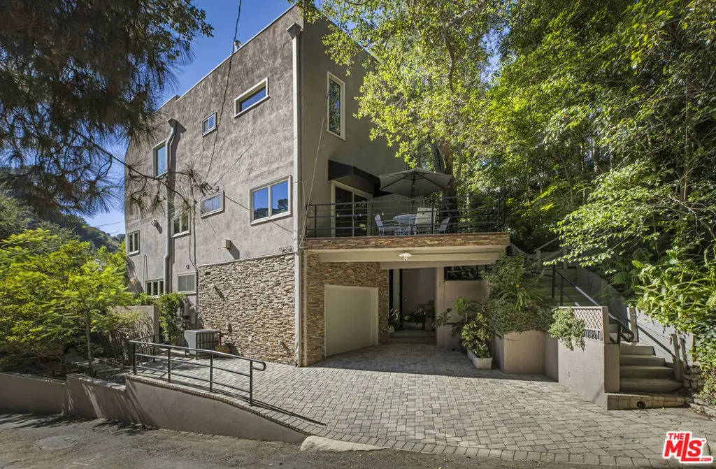 Single Family Residence for sale at 10361 Caribou Lane, Los Angeles, CA featuring 3 beds and 3 baths