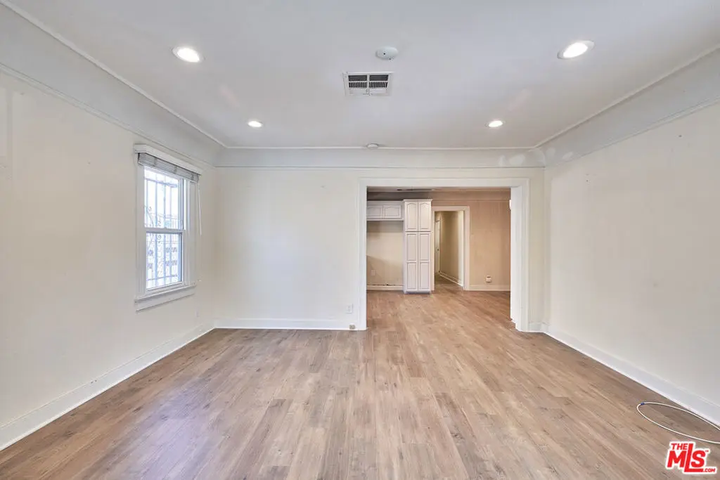 942 S LUCERNE, Los Angeles, CA — listing photo 1