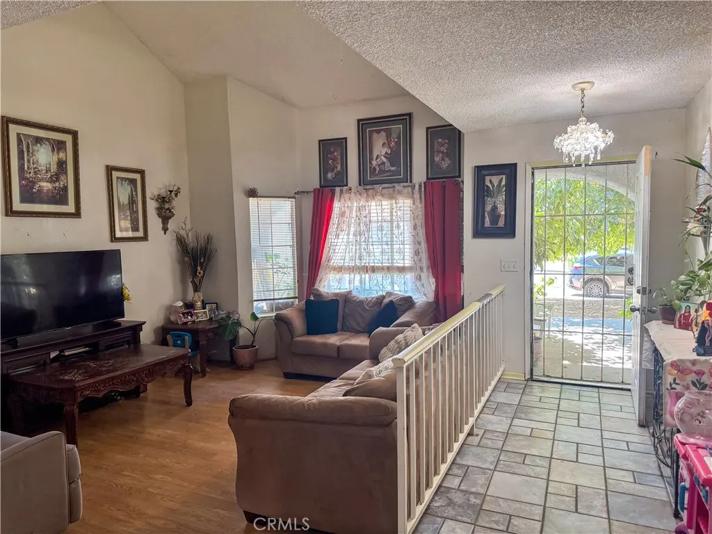 37050 Casa Grande, Palmdale, CA — listing photo 1