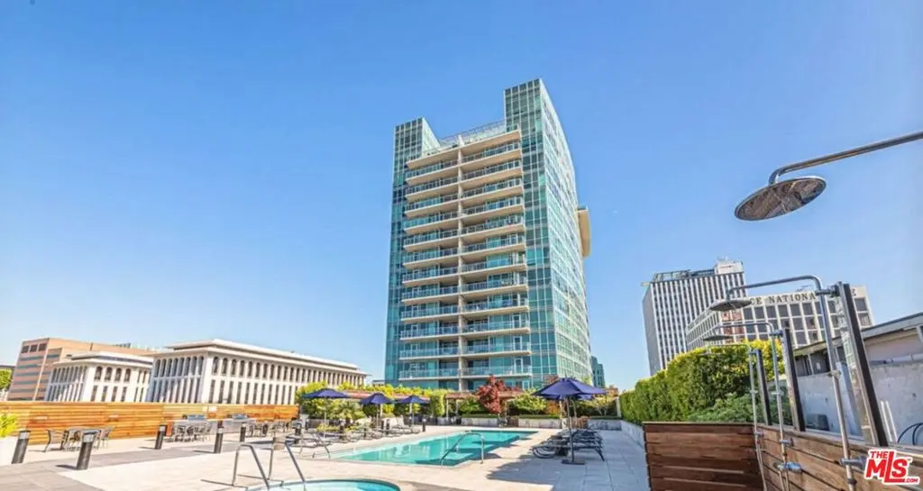 Residential Lease for rent at 3785 Wilshire Boulevard 1610, Los Angeles, Los Angeles County, CA featuring 2 beds and 2 baths