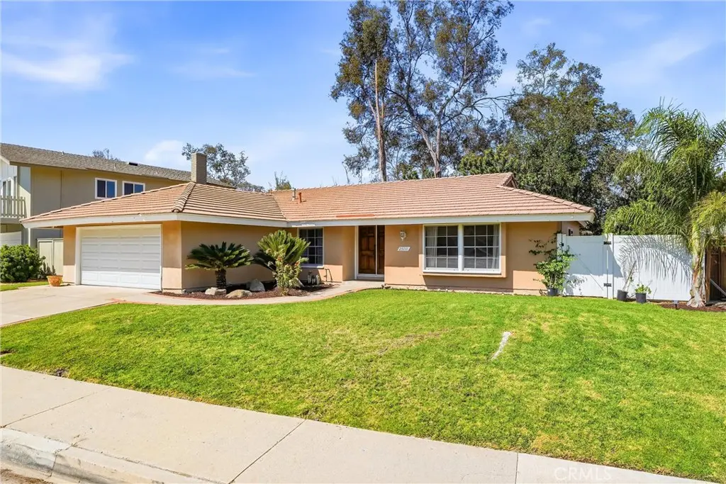 25711 Chrisanta Drive, Mission Viejo, CA — listing photo 1