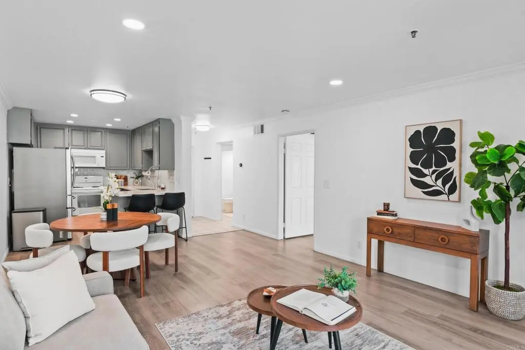Condominium for sale at 5705 Friars Road 7, San Diego, CA featuring 1 bed and 2 baths