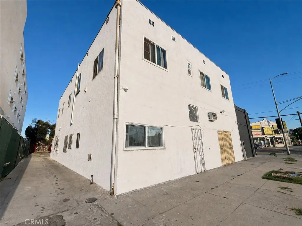 Apartment for sale at 5324 S Hoover, Los Angeles, CA