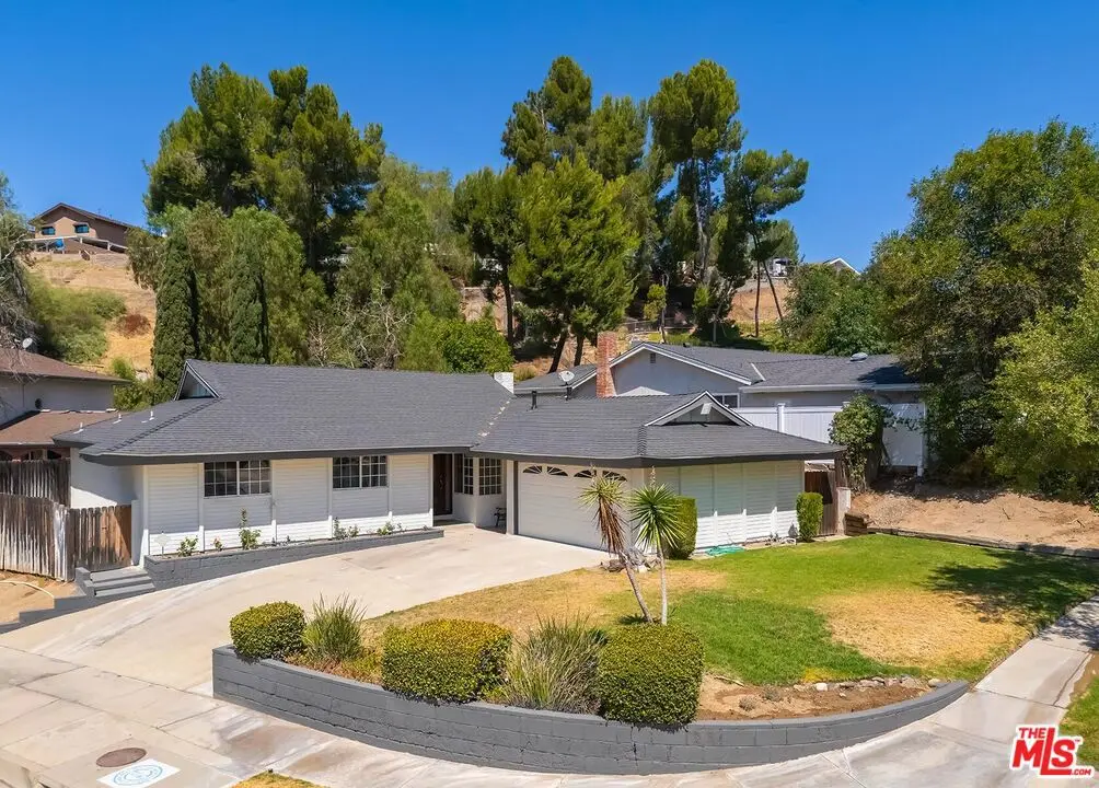 27127 Garza Drive, Saugus, CA — listing photo 1