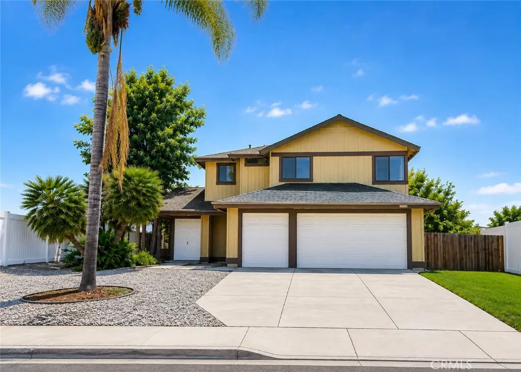 Single Family Residence for sale at 15336 Via Alicia, Moreno Valley, CA featuring 4 beds and 3 baths