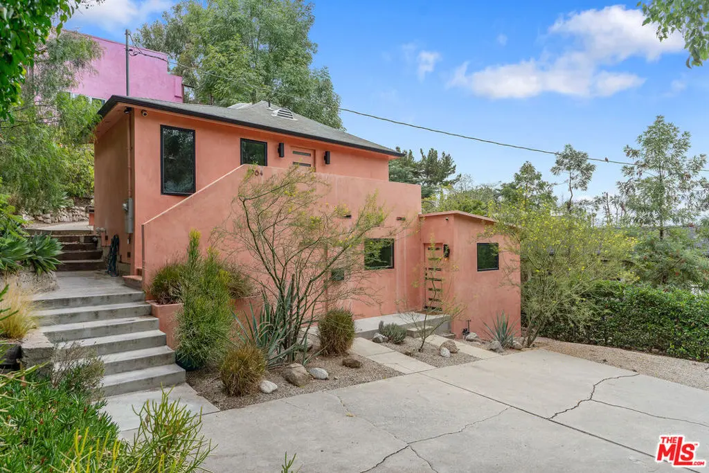 Residential Lease for rent at 1964 Vestal, Los Angeles, Los Angeles County, CA featuring 1 bed and 1 bath