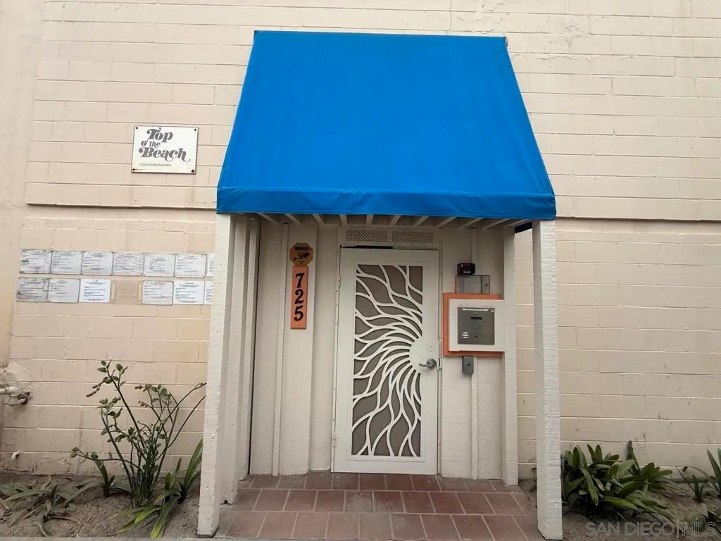 Condominium for sale at 725 Redondo Ct 22, San Diego, CA featuring 1 bed and 1 bath