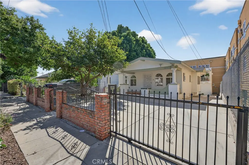 Duplex for sale at 3538 London, Los Angeles, CA featuring 5 beds and 3 baths