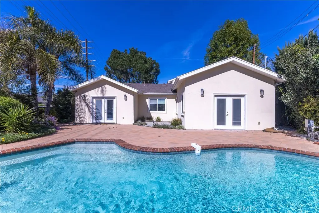 18816 Superior St, Northridge, CA — listing photo 1