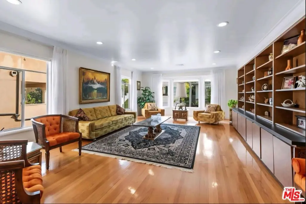 Residential Lease for rent at 10529 Ashton Avenue, Los Angeles, Los Angeles County, CA featuring 3 beds and 2 baths