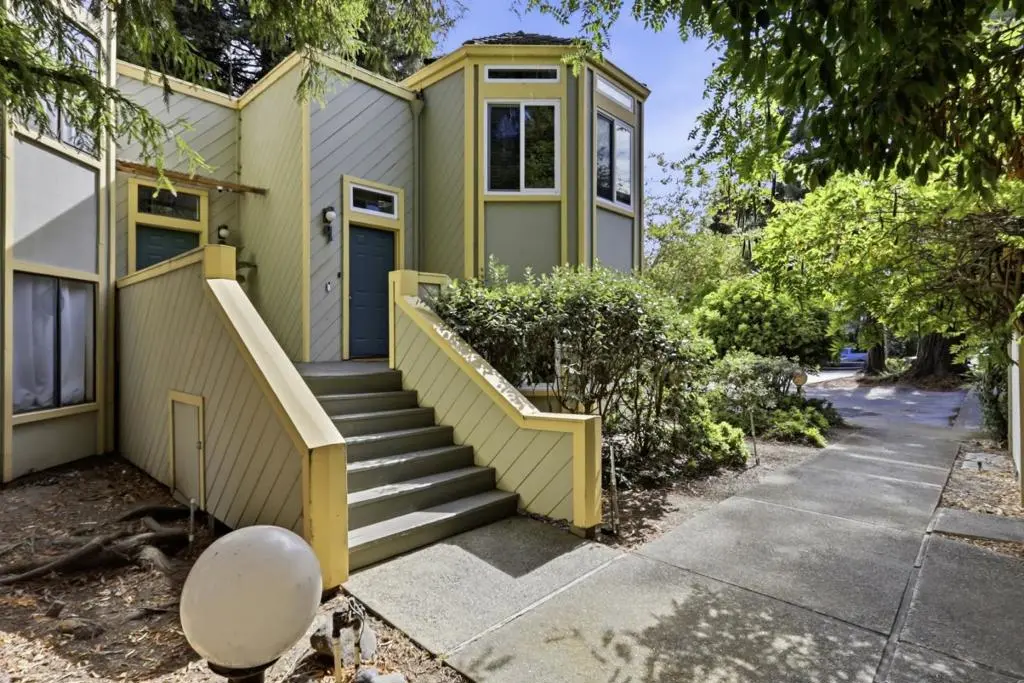 620 Mariposa Avenue 4, Mountain View, CA — listing photo 1