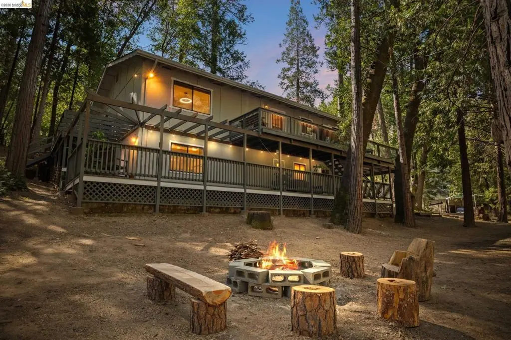 Single Family Residence for sale at 22501 W Rhine River Dr, Sonora, CA featuring 4 beds and 3 baths