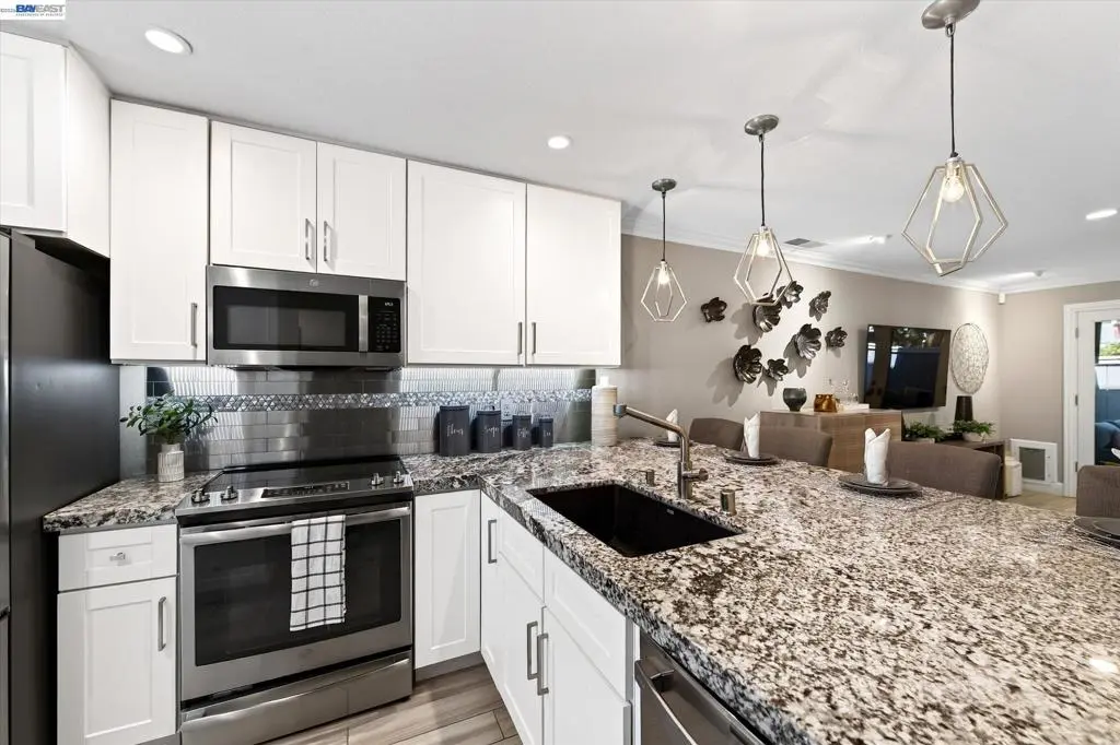 Townhouse for sale at 4125 Amberwood Cir, Pleasanton, CA featuring 2 beds and 3 baths