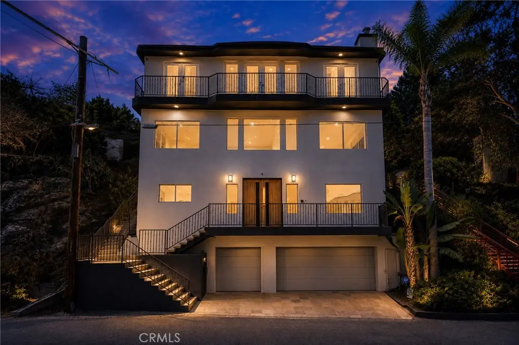 Single Family Residence for sale at 2927 Park Center, Los Angeles, CA featuring 5 beds and 4 baths