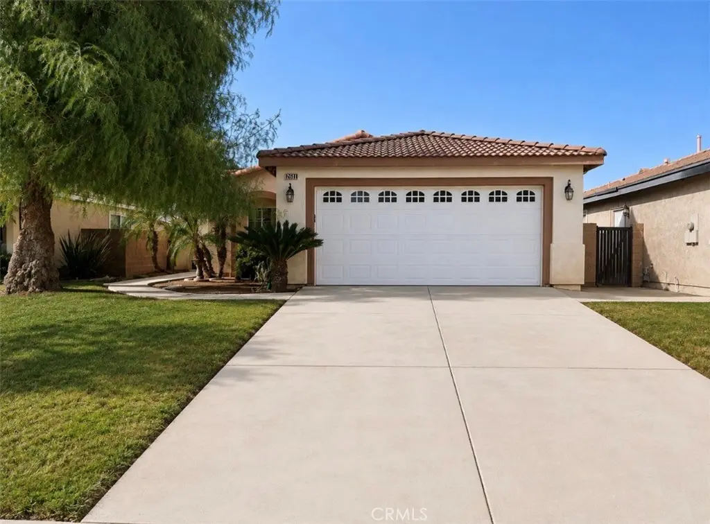 Single Family Residence for rent at 26814 Mountain Glen, Menifee, CA featuring 3 beds and 2 baths