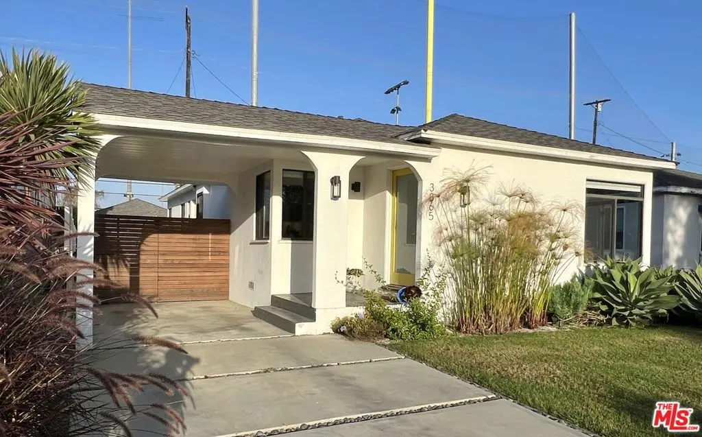 Residential Lease for rent at 3865 Lyceum Avenue, Los Angeles, Los Angeles County, CA featuring 2 beds and 1 bath