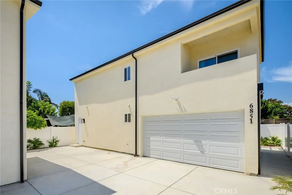 6851 De Celis Place, Van Nuys, CA — listing photo 1