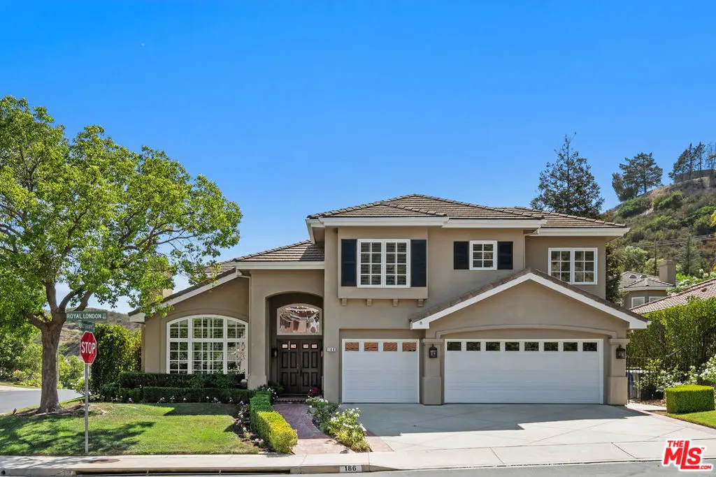 186 Royal London Court, Lake Sherwood, CA — listing photo 1