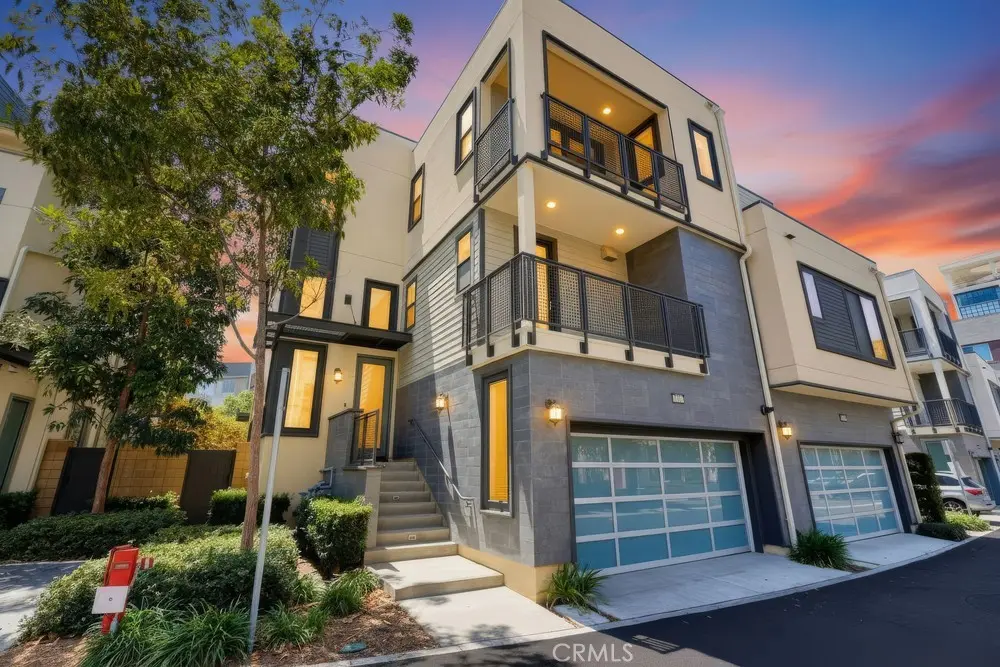 Condominium for sale at 162 Bowery, Irvine, CA featuring 3 beds and 4 baths