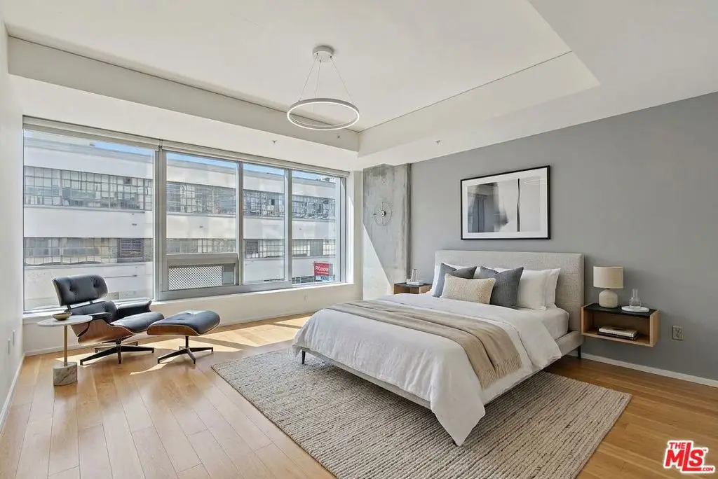 Condominium for rent at 1155 S Grand Avenue 302, Los Angeles, CA featuring 1 bed and 2 baths