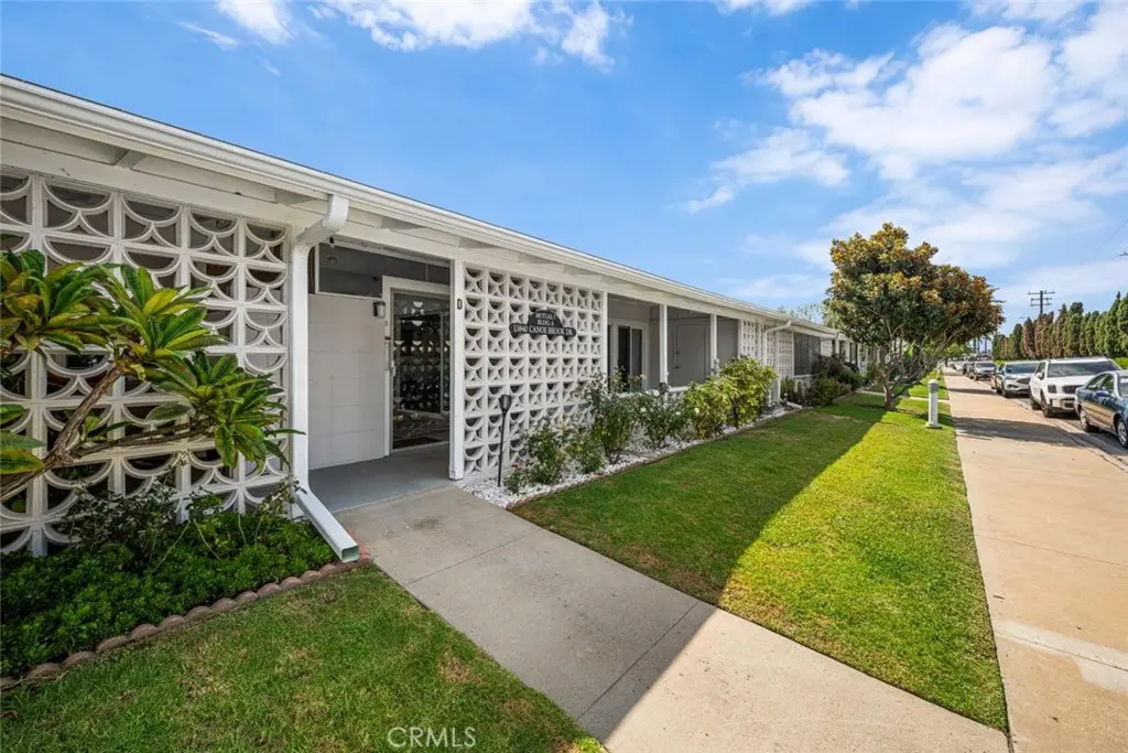 13840 Canoe Brook Drive 6D, Seal Beach, CA — listing photo 1