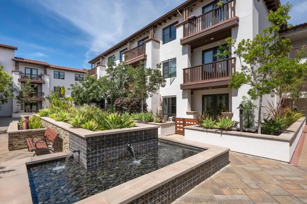 657 Walnut Street 326, San Carlos, CA — listing photo 1