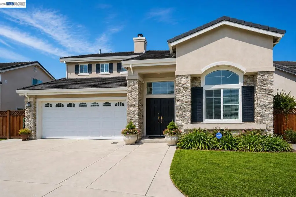Single Family Residence for sale at 15100 Shining Star Ln, San Leandro, CA featuring 4 beds and 3 baths