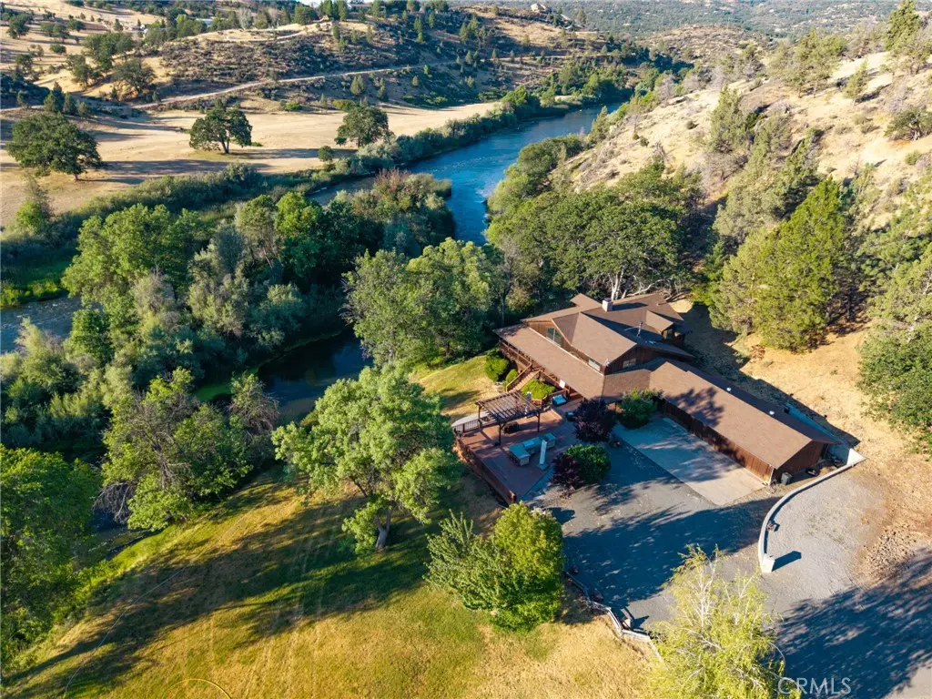 4824 Copco, Hornbrook, CA — listing photo 1
