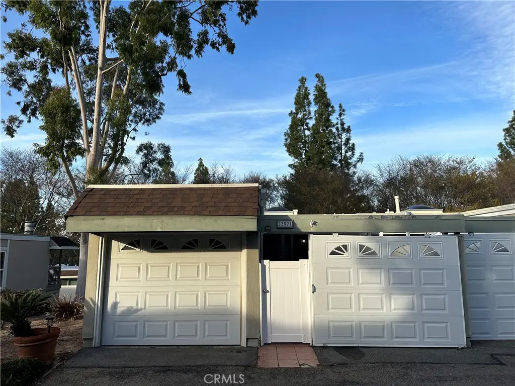 Condominium for rent at 22521 Caminito Esteban 23, Laguna Hills, CA featuring 2 beds and 2 baths