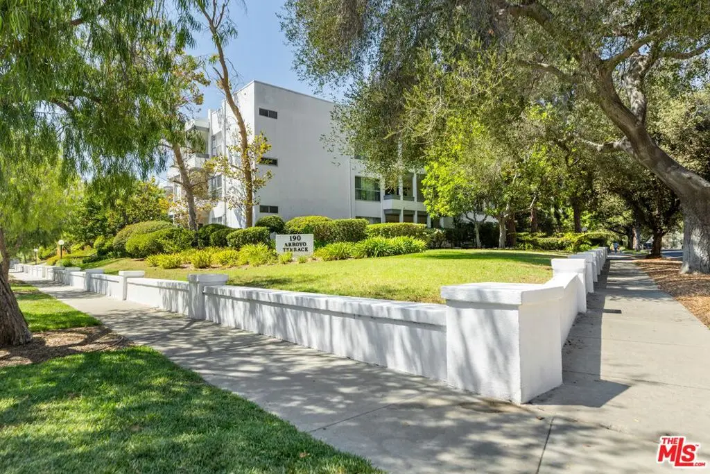 Residential Lease for rent at 190 Arroyo Terrace 305, Pasadena, Los Angeles County, CA featuring 2 beds and 2 baths