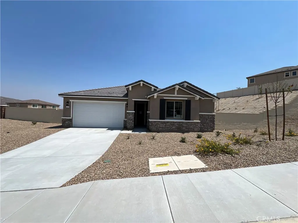 Residential Lease for rent at 4130 Pioneer, Lake Elsinore, Riverside County, CA featuring 4 beds and 3 baths