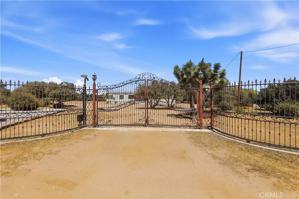11124 Medlow, Hesperia, CA — listing photo 1