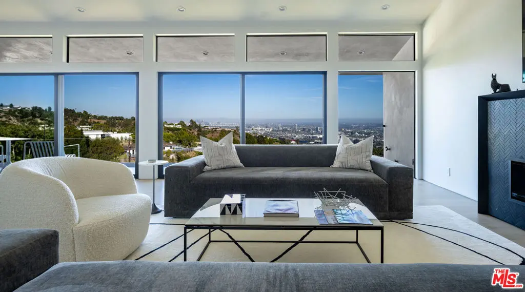 9336 Lloydcrest Drive, Beverly Hills, CA — listing photo 1