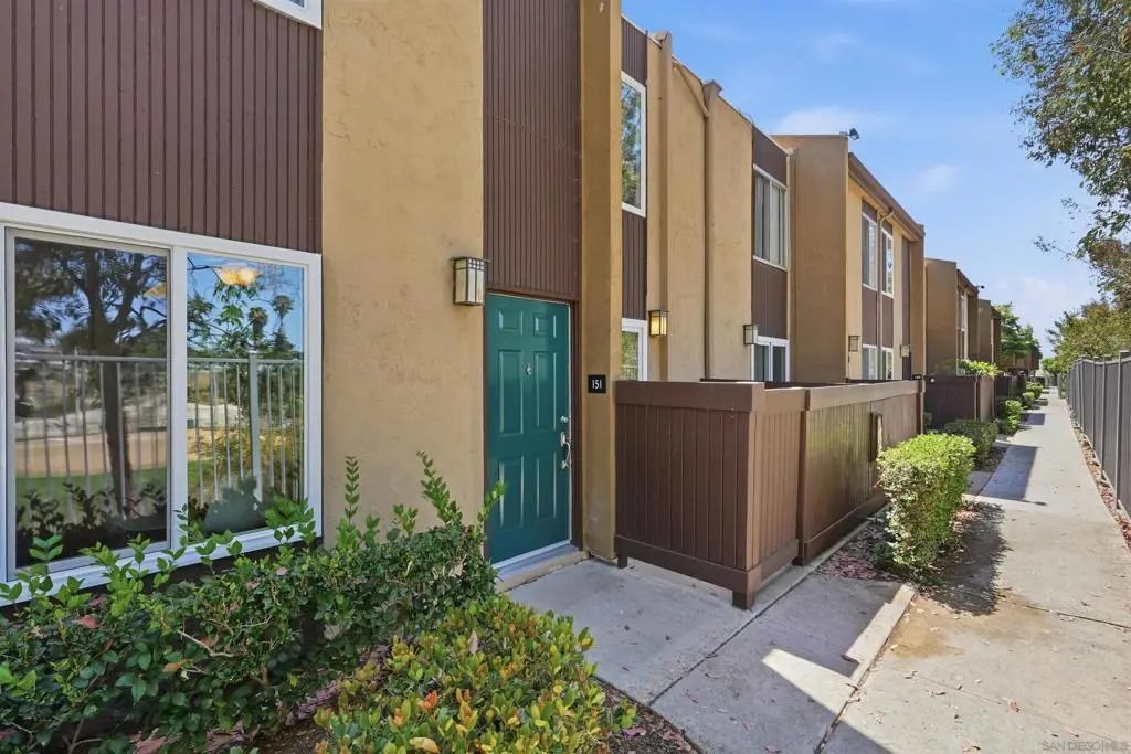 Townhouse for sale at 3454 Castle Glen Dr 151, San Diego, CA featuring 2 beds and 2 baths