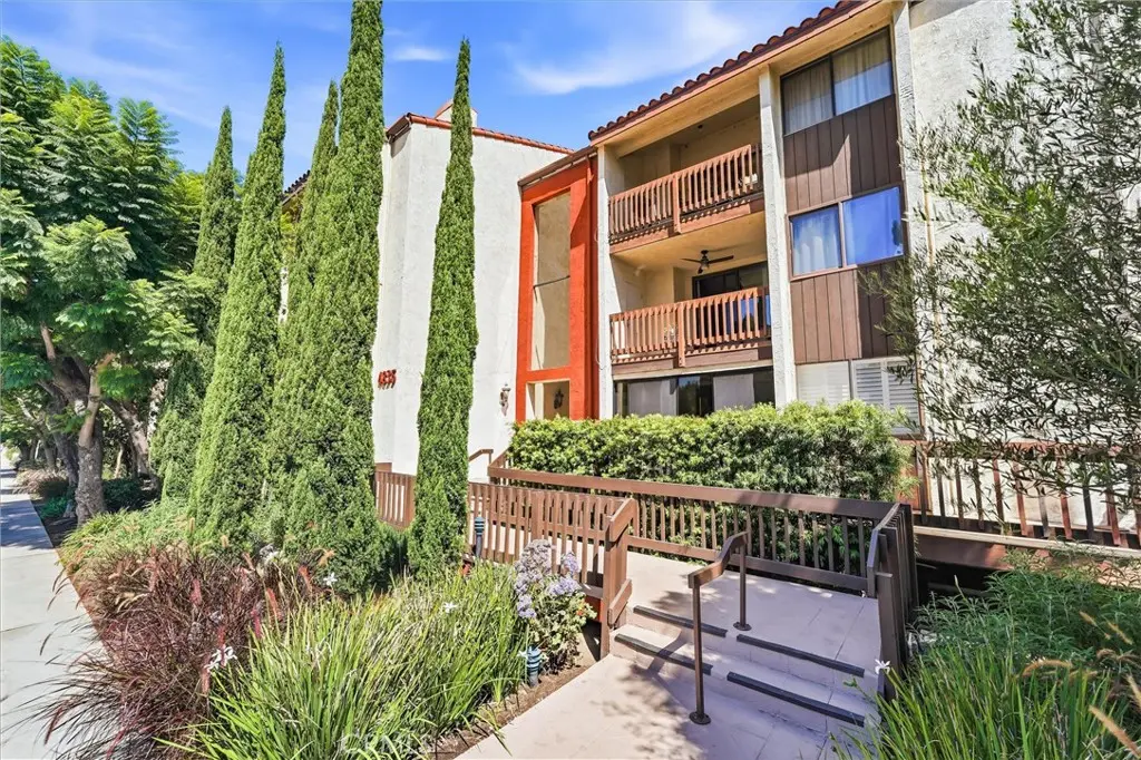 Condominium for rent at 4835 E Anaheim 309, Long Beach, CA featuring 3 beds and 2 baths