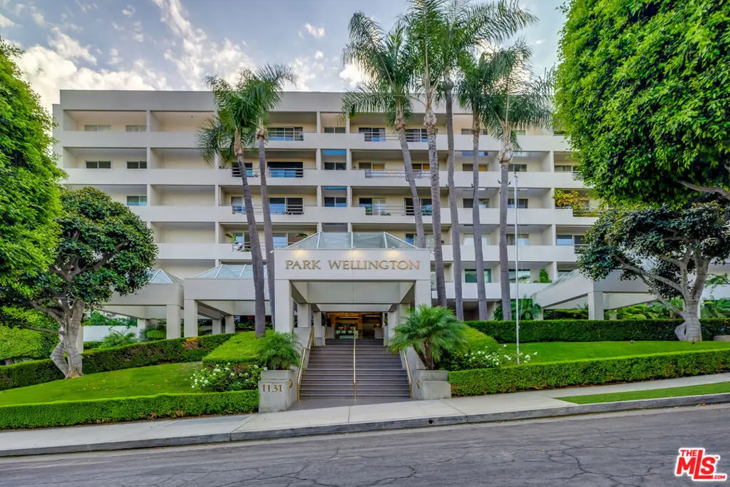 Condominium for sale at 1131 Alta Loma Road 208, West Hollywood, CA featuring 1 bed and 2 baths