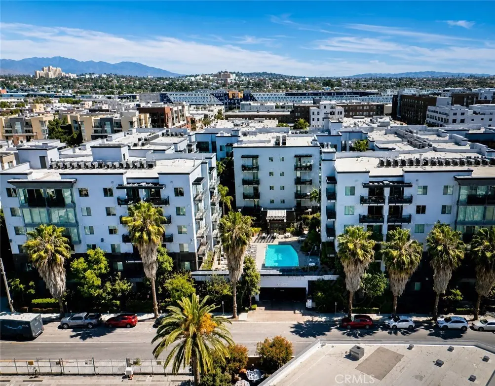 Condominium for sale at 629 Traction 403, Los Angeles, CA featuring 2 beds and 2 baths