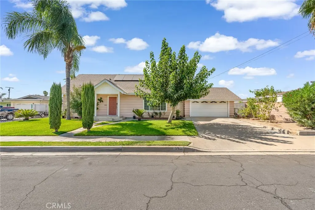 535 E Valencia Street, Rialto, CA — listing photo 1