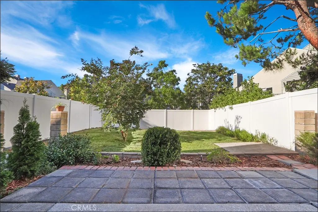 Condominium for sale at 9 Hillrose, Aliso Viejo, CA featuring 2 beds and 1 bath