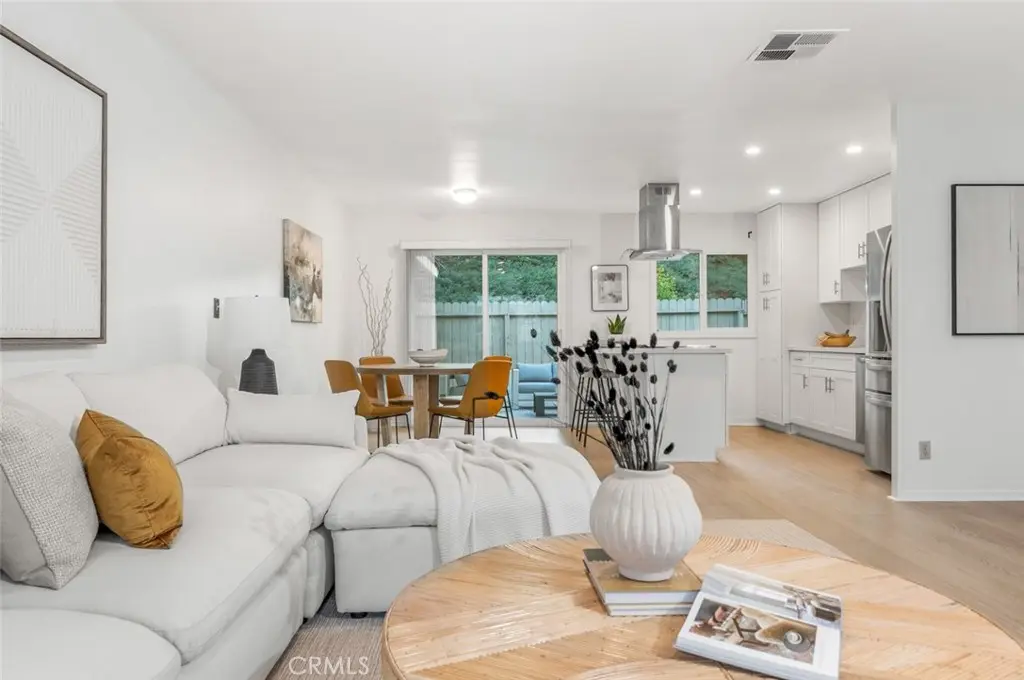 Condominium for sale at 23475 Los Grandes, Aliso Viejo, CA featuring 3 beds and 2 baths